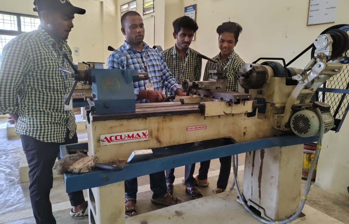 MACHINE TOOLS LAB